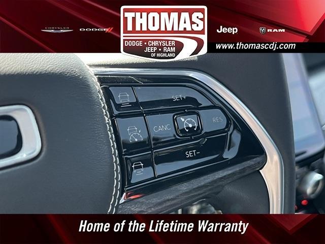 Photo of 2023 Metallic Jeep Grand Cherokee L