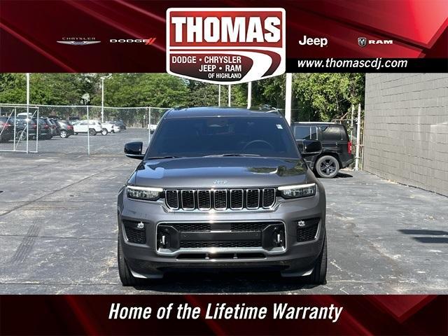 Photo of 2023 Metallic Jeep Grand Cherokee L