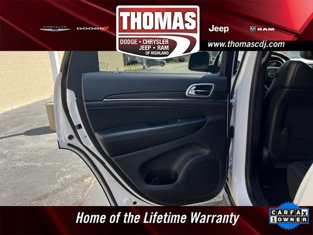 Photo of 2019 Bright White Clearcoat Jeep Grand Cherokee