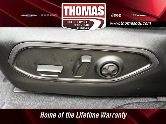 Photo of 2025 Diamond Black Jeep Grand Cherokee L