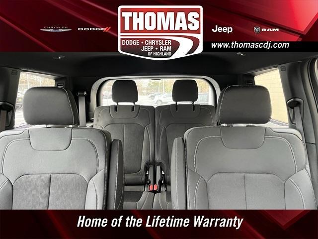 Photo of 2025 Diamond Black Jeep Grand Cherokee L