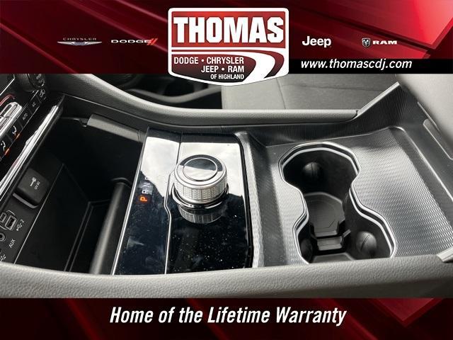 Photo of 2025 Diamond Black Jeep Grand Cherokee L