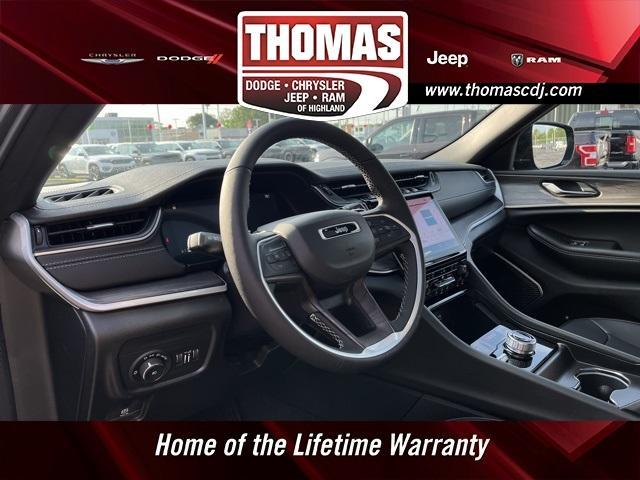 Photo of 2025 Metallic Jeep Grand Cherokee