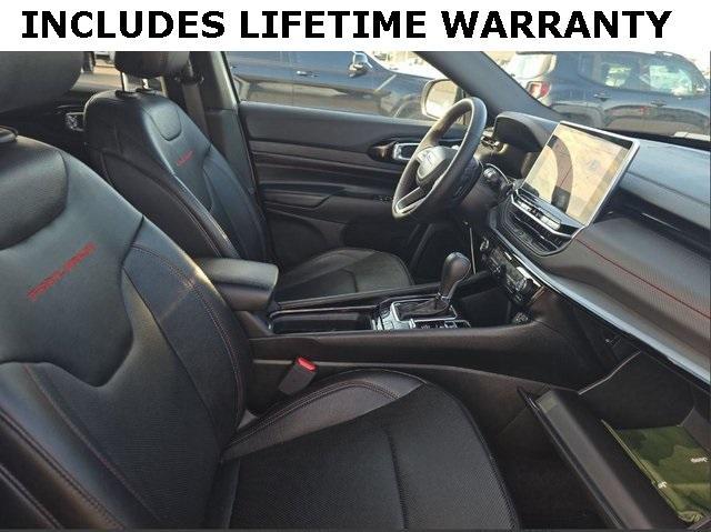 Photo of 2024 Bright White Clearcoat Jeep Compass