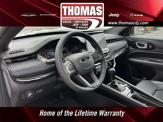 Photo of 2025 Bright White Clearcoat Jeep Compass