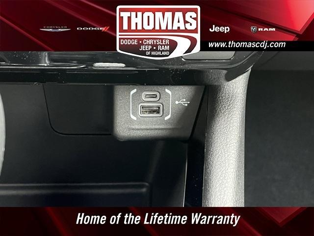 Photo of 2025 Bright White Clearcoat Jeep Compass