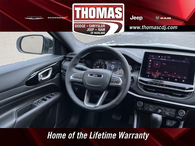 Photo of 2025 Bright White Clearcoat Jeep Compass