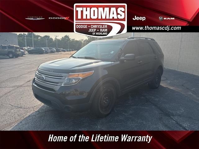 Photo of 2013 Tuxedo Black Metallic Ford Explorer