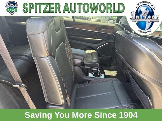 Photo of 2021 Diamond Black Jeep Grand Cherokee L