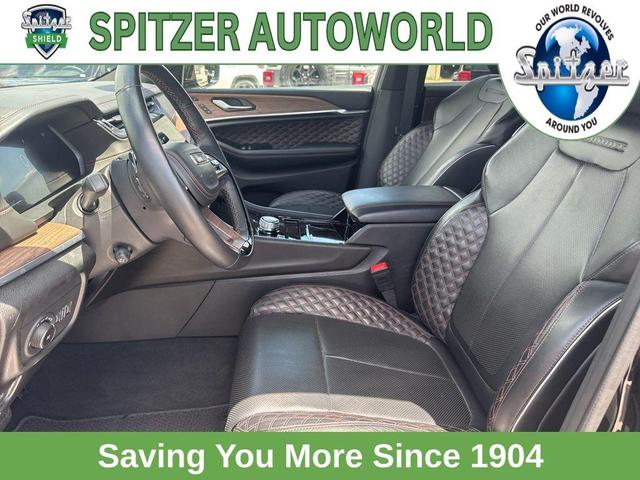 Photo of 2021 Diamond Black Jeep Grand Cherokee L