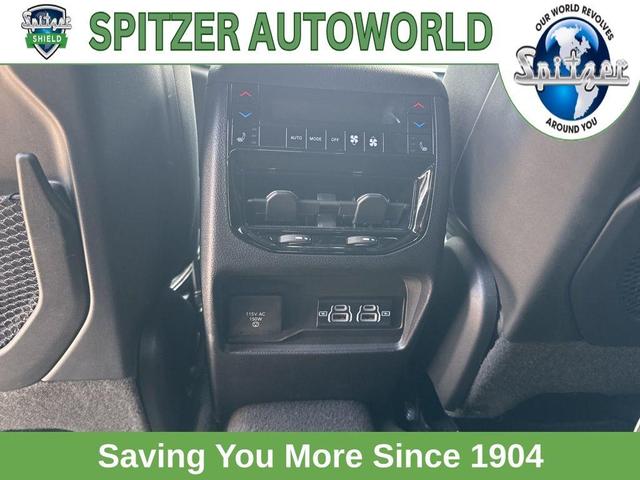 Photo of 2021 Diamond Black Jeep Grand Cherokee L