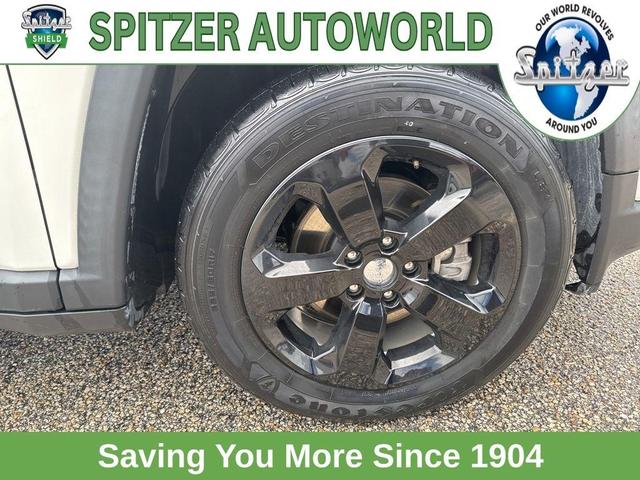 Photo of 2021 White Clearcoat Jeep Compass