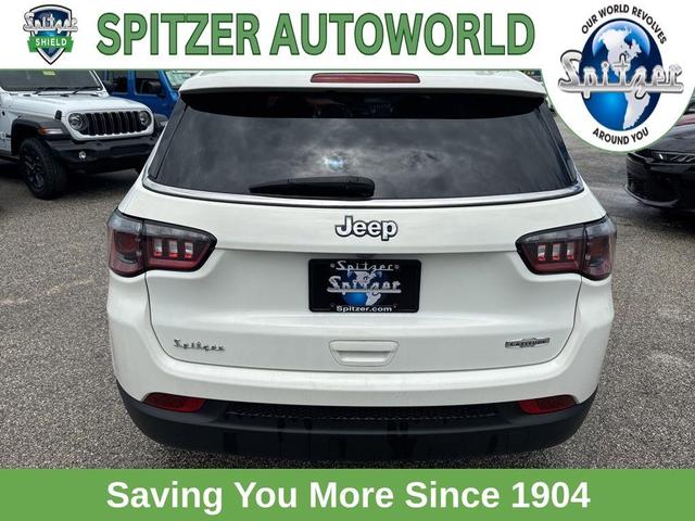 Photo of 2021 White Clearcoat Jeep Compass