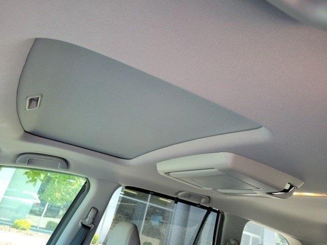 Photo of 2019 Lunar Silver Metallic Honda Pilot