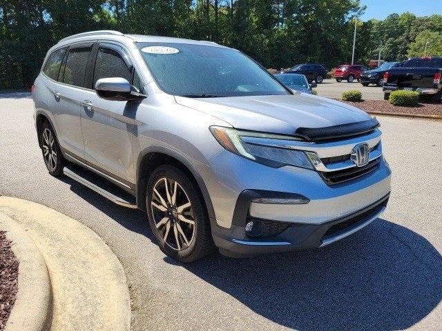 Photo of 2019 Lunar Silver Metallic Honda Pilot
