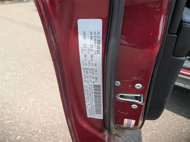 Photo of 2019 Velvet Red Pearlcoat Jeep Cherokee