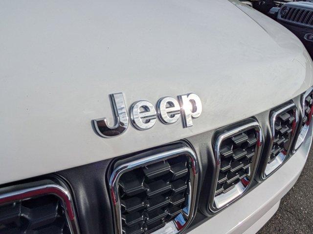 Photo of 2025 Bright White Clearcoat Jeep Compass