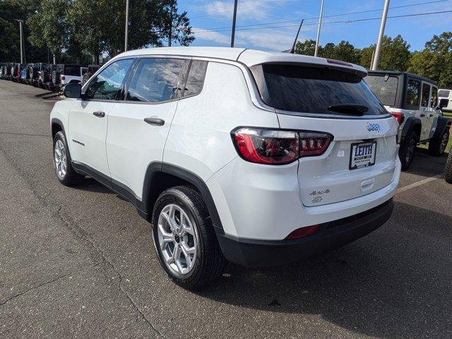 Photo of 2025 Bright White Clearcoat Jeep Compass