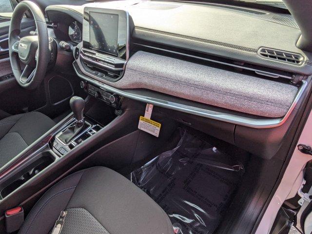 Photo of 2025 Bright White Clearcoat Jeep Compass