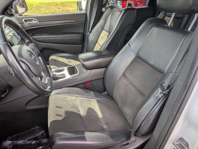 Photo of 2021 Bright White Clearcoat Jeep Grand Cherokee