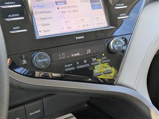 Photo of 2020 Silver Toyota Camry Hybrid