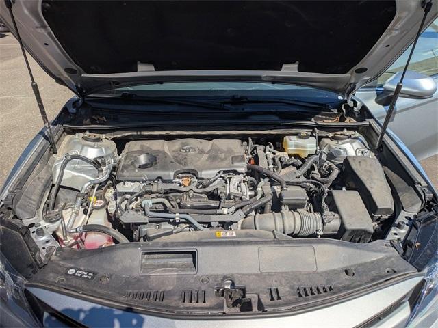 Photo of 2020 Silver Toyota Camry Hybrid