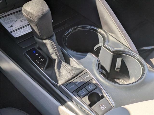 Photo of 2020 Silver Toyota Camry Hybrid