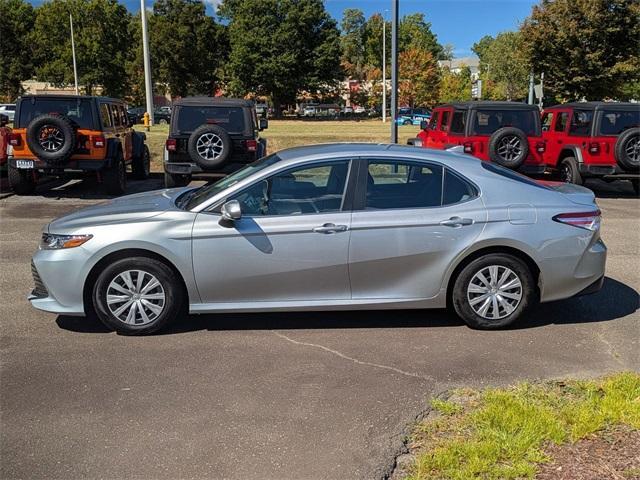 Photo of 2020 Silver Toyota Camry Hybrid