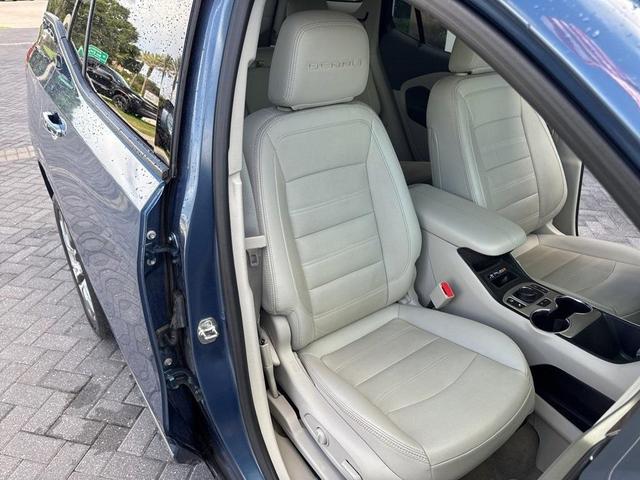 Photo of 2024 Metallic GMC Terrain