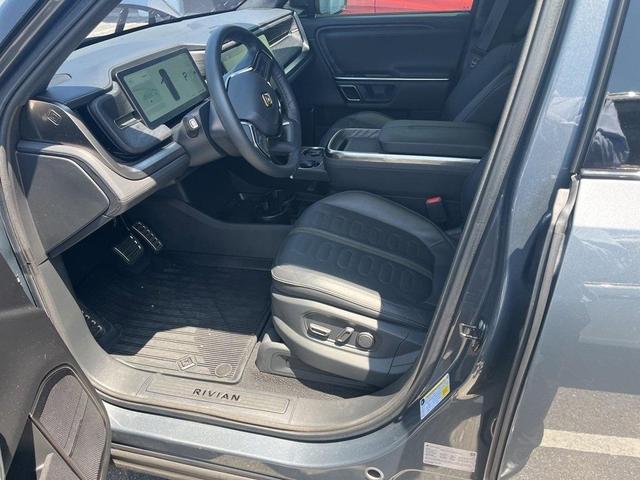 Photo of 2022 El Cap Granite Rivian R1T