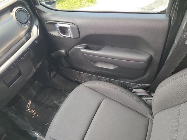 Photo of 2023 Black Clearcoat Jeep Wrangler