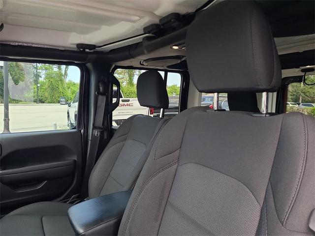 Photo of 2023 Black Clearcoat Jeep Wrangler