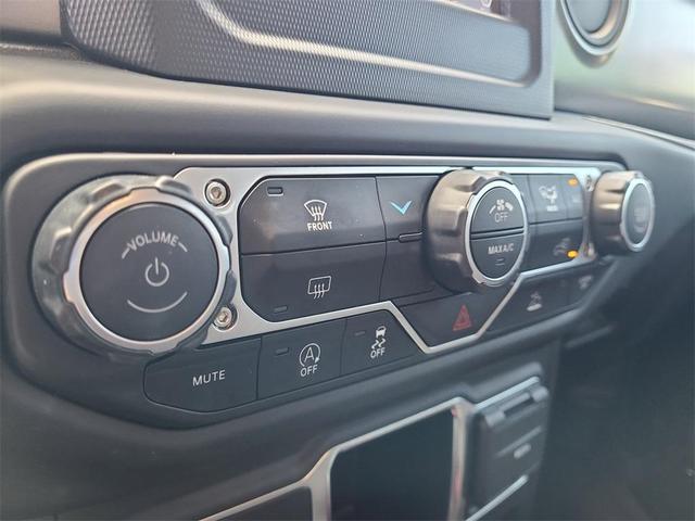 Photo of 2023 Black Clearcoat Jeep Wrangler