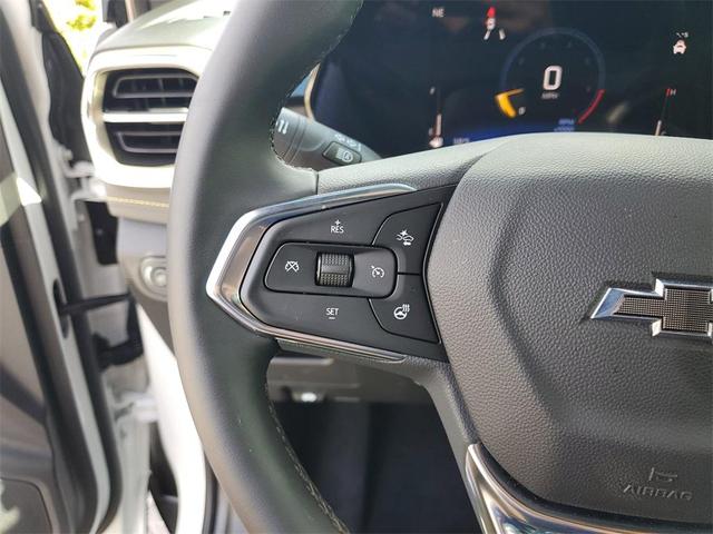 Photo of 2025 Iridescent Pearl Tricoat Chevrolet Trailblazer