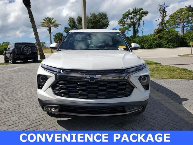 Photo of 2025 Iridescent Pearl Tricoat Chevrolet Trailblazer