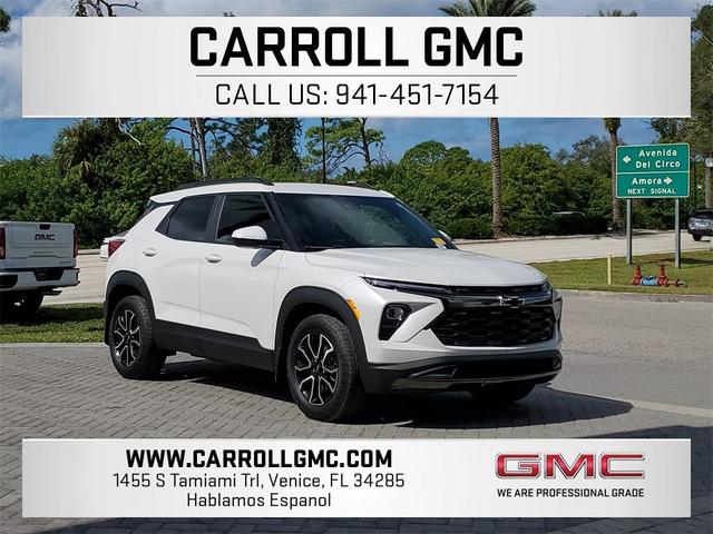 Photo of 2025 Iridescent Pearl Tricoat Chevrolet Trailblazer