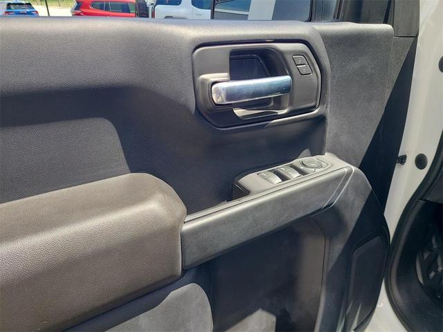 Photo of 2023 Summit White GMC Sierra 1500
