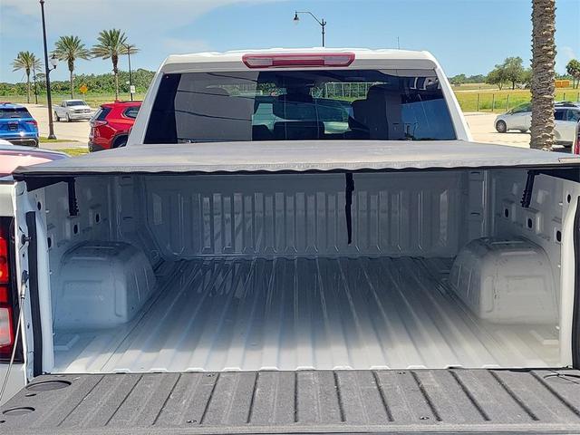 Photo of 2023 Summit White GMC Sierra 1500