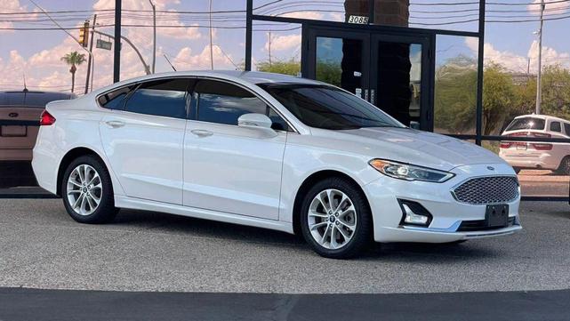 Photo of 2020 White Platinum Metallic Tri-Coat Ford Fusion