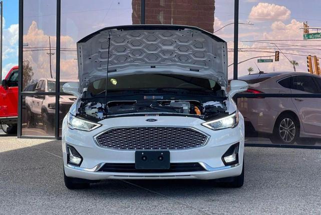 Photo of 2020 White Platinum Metallic Tri-Coat Ford Fusion