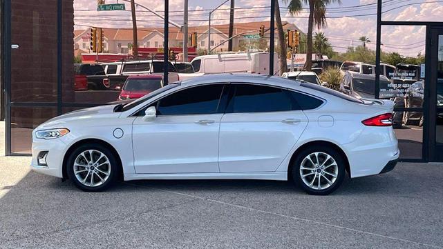 Photo of 2020 White Platinum Metallic Tri-Coat Ford Fusion