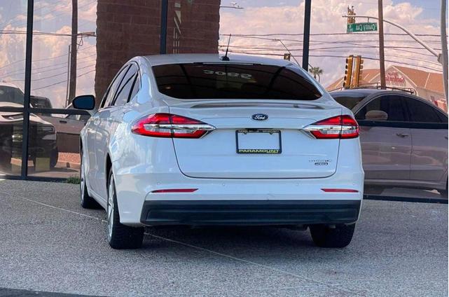 Photo of 2020 White Platinum Metallic Tri-Coat Ford Fusion