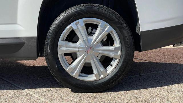 Photo of 2017 White GMC Terrain