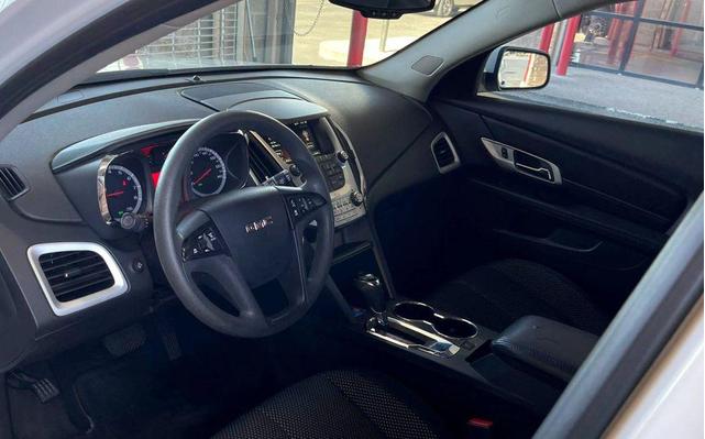Photo of 2017 White GMC Terrain