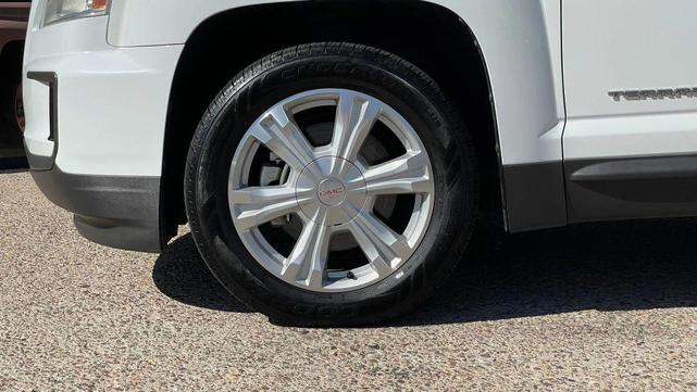 Photo of 2017 White GMC Terrain