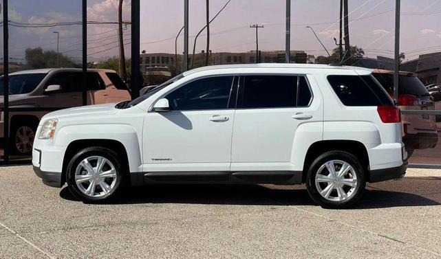 Photo of 2017 White GMC Terrain