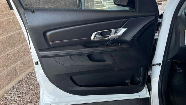 Photo of 2017 White GMC Terrain