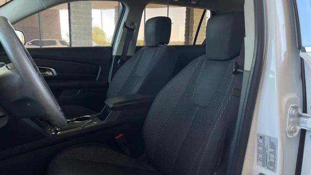 Photo of 2017 White GMC Terrain