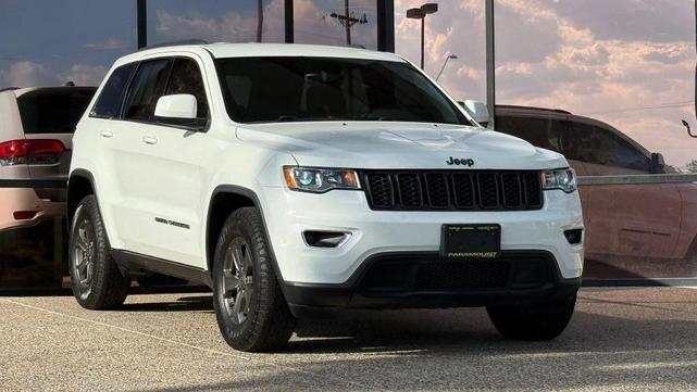 Photo of 2017 Bright White Clearcoat Jeep Grand Cherokee