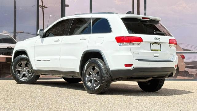 Photo of 2017 Bright White Clearcoat Jeep Grand Cherokee